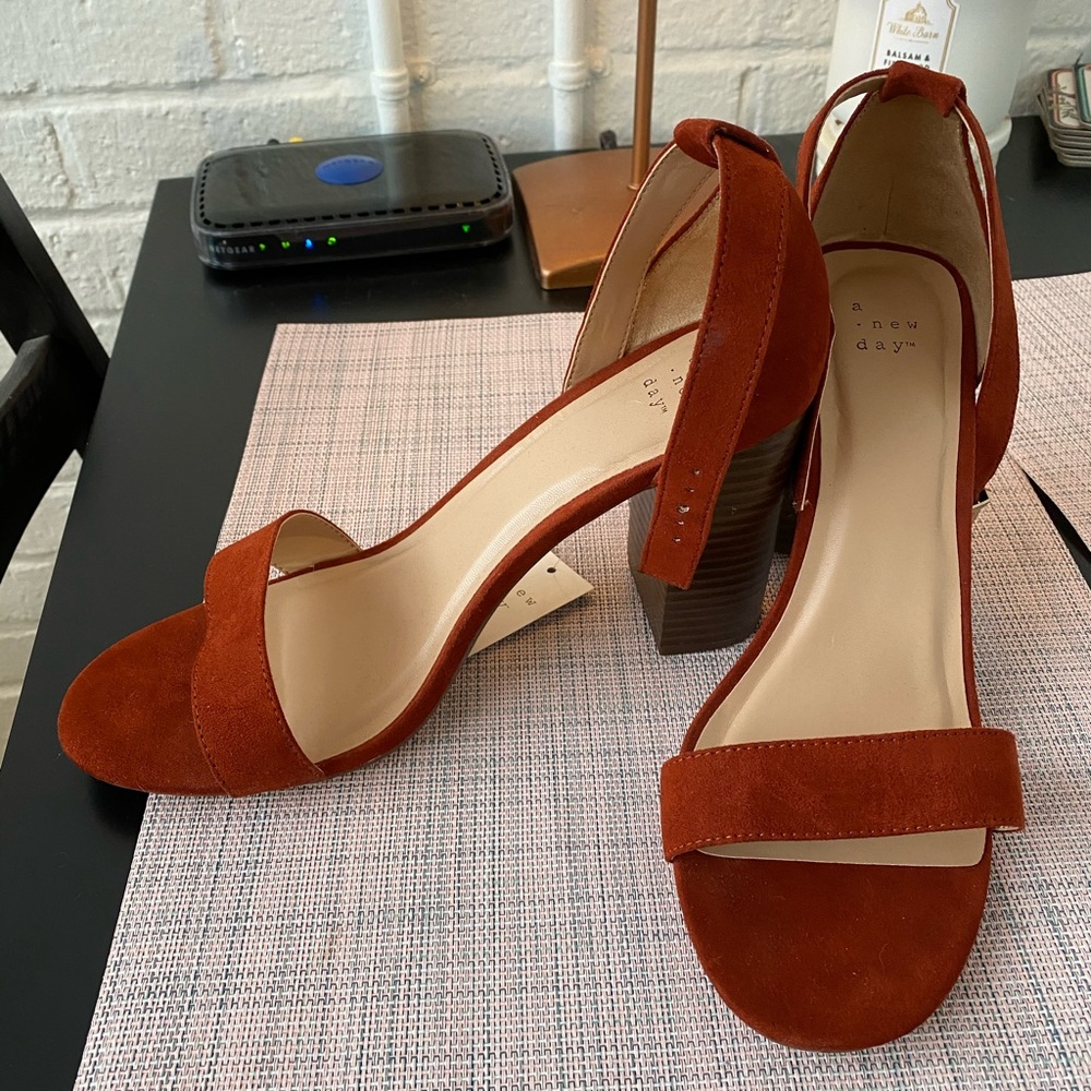 A New Day Size 11w Heels Red